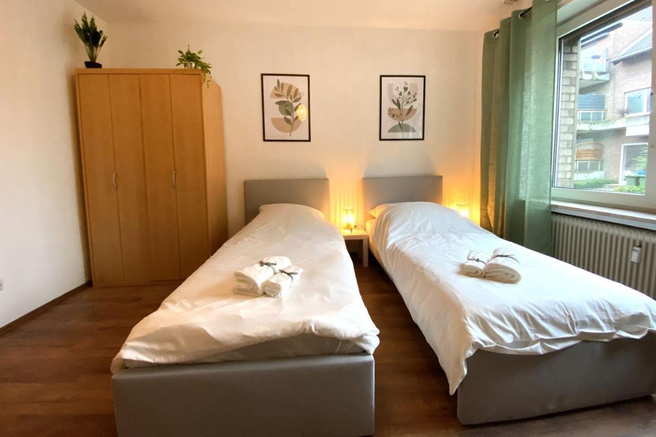 Cozy Apartment In Oberhausen Oberhausen  Esterno foto