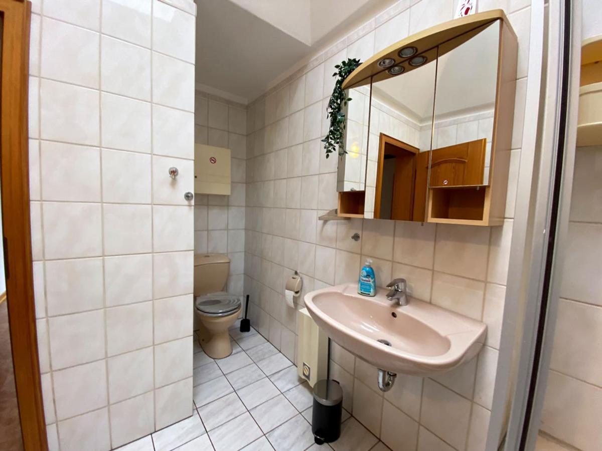 Cozy Apartment In Oberhausen Oberhausen  Esterno foto