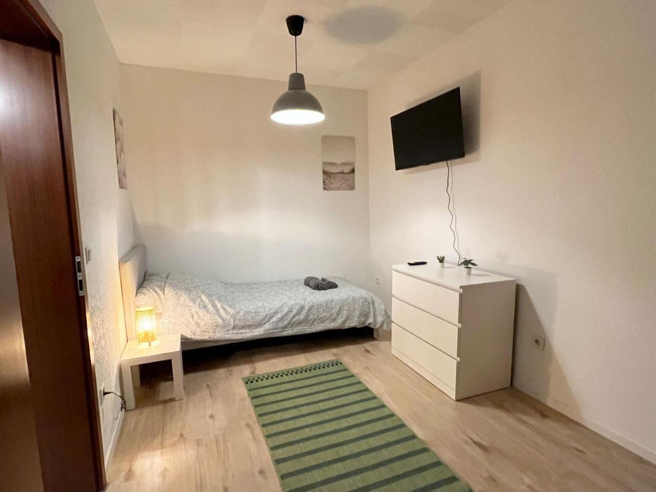 Cozy Apartment In Oberhausen Oberhausen  Esterno foto