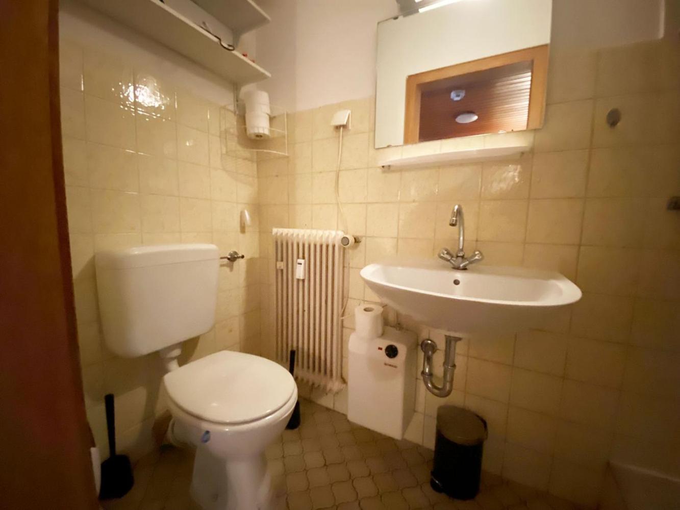 Cozy Apartment In Oberhausen Oberhausen  Esterno foto