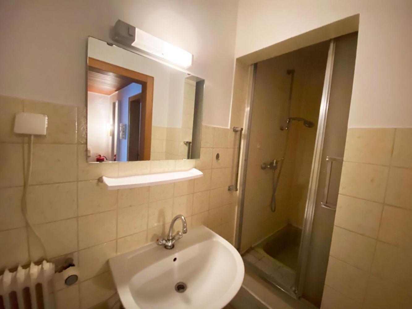 Cozy Apartment In Oberhausen Oberhausen  Esterno foto