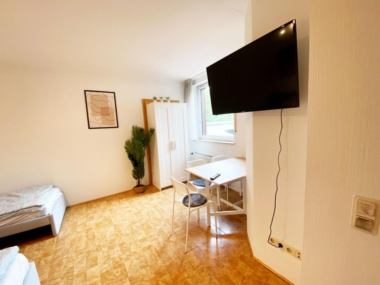 Cozy Apartment In Oberhausen Oberhausen  Esterno foto